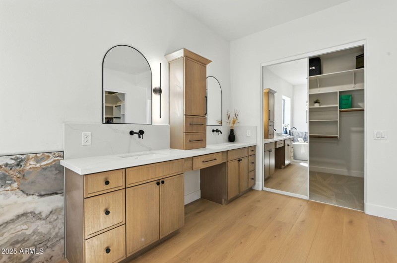 Dual Sinks