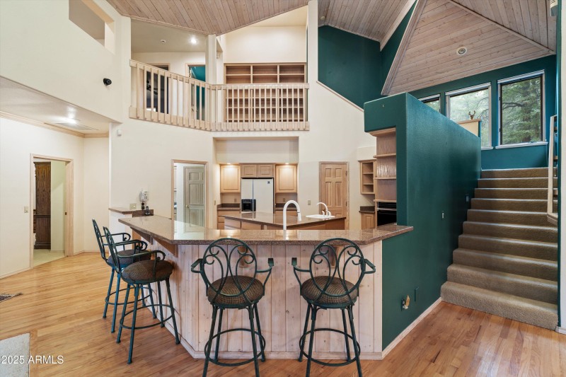 18-Kitchen Dining Area