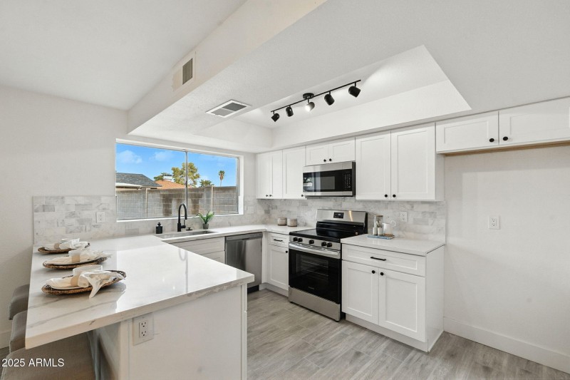 Eat In Kitchen