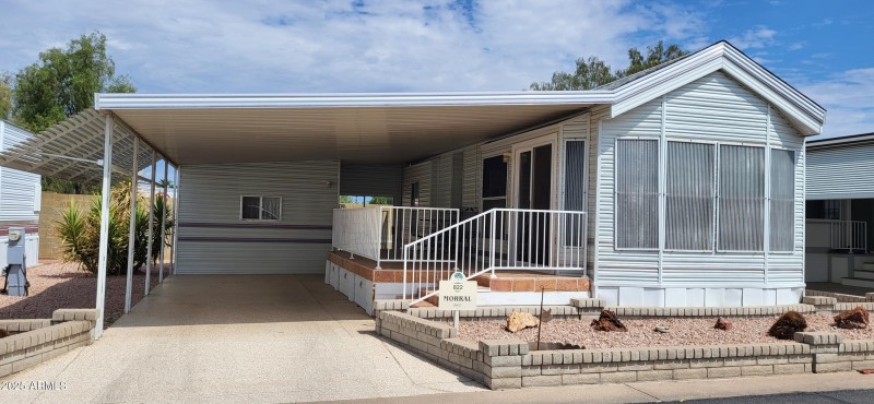 Large covered patio_space for golf cart