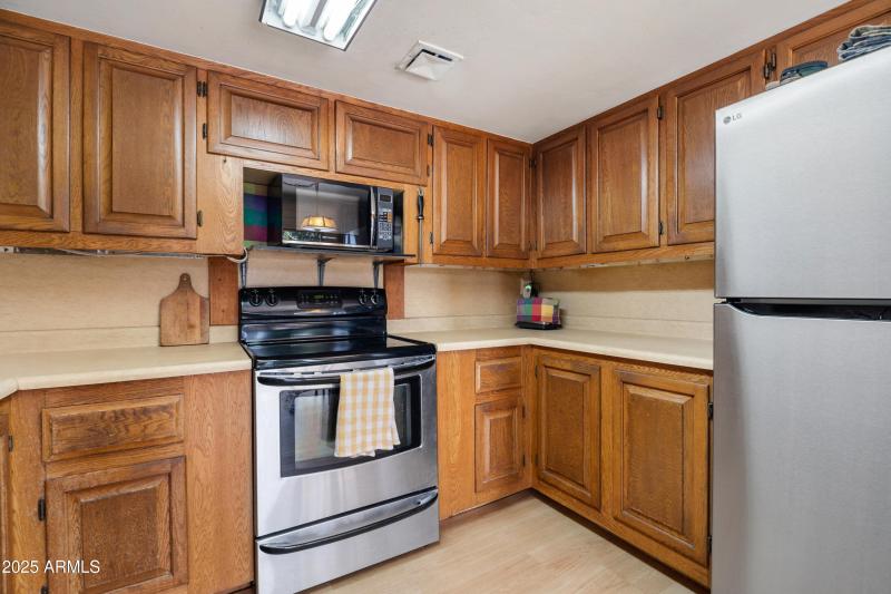 25-Kitchen