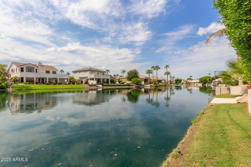 61 Hackberry