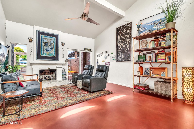1124 E Driftwood Dr-7_(2048)