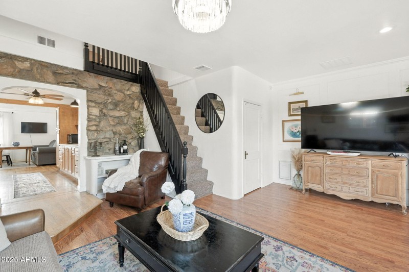 13-web-or-mls-Holly-13