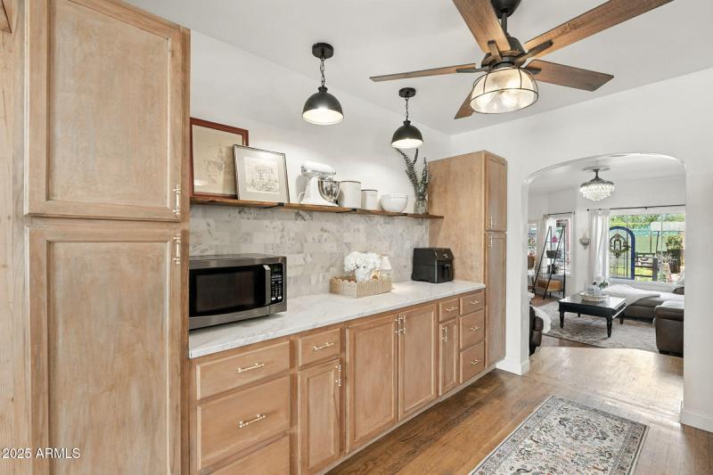 24-web-or-mls-Holly-24