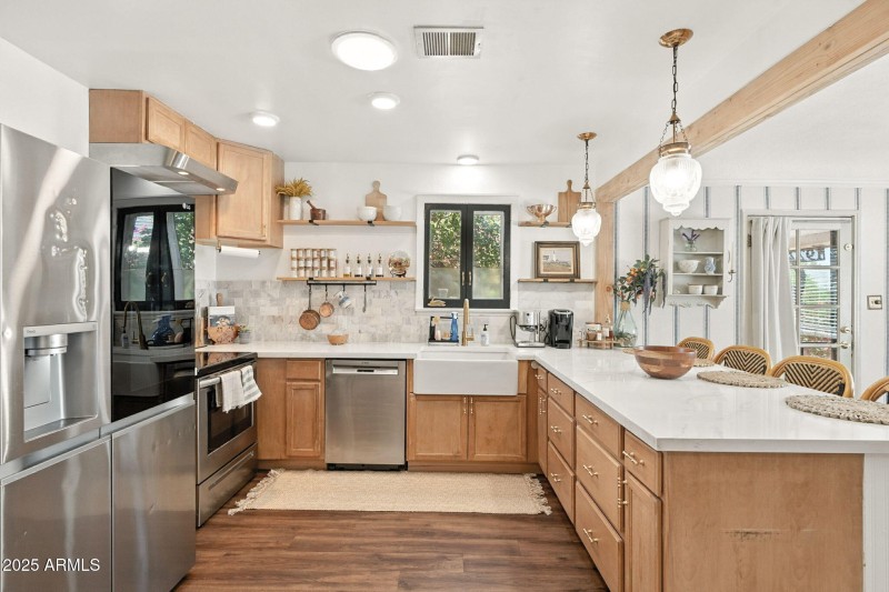 25-web-or-mls-Holly-25