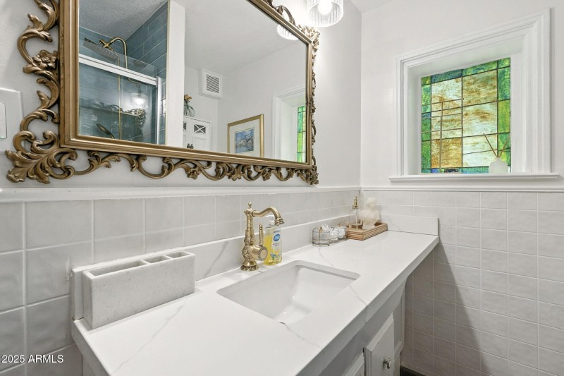 34-web-or-mls-Holly-34