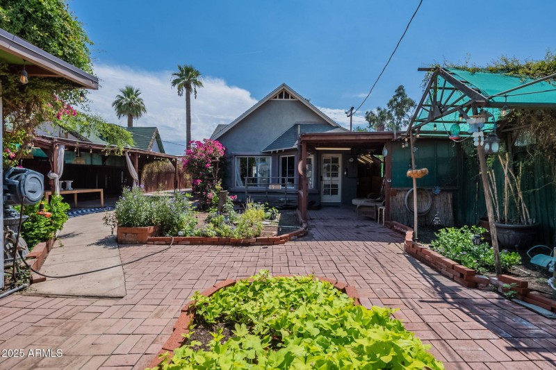 58-web-or-mls-Holly-58