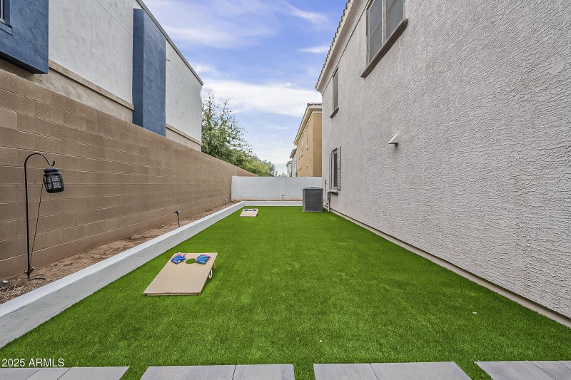 29-web-or-mls-10th-53