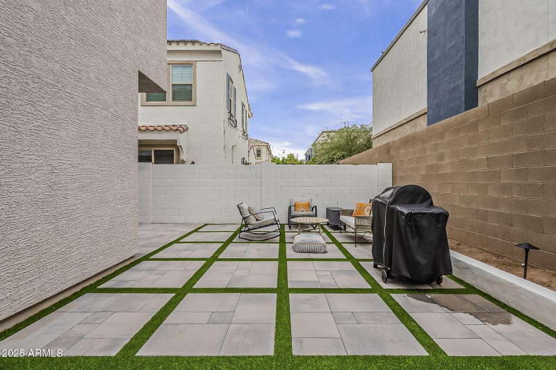 33-web-or-mls-10th-51