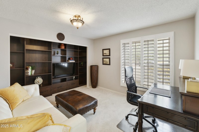Office / 3rd Bedroom