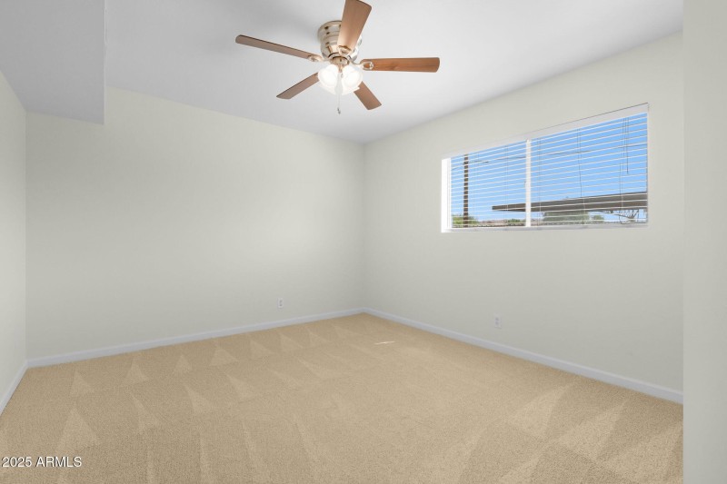 18-web-or-mls-749 E Montebello Ave-17