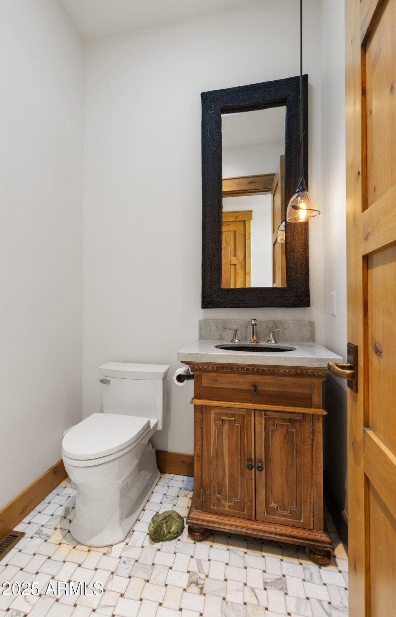 1/2 Bath rich with details