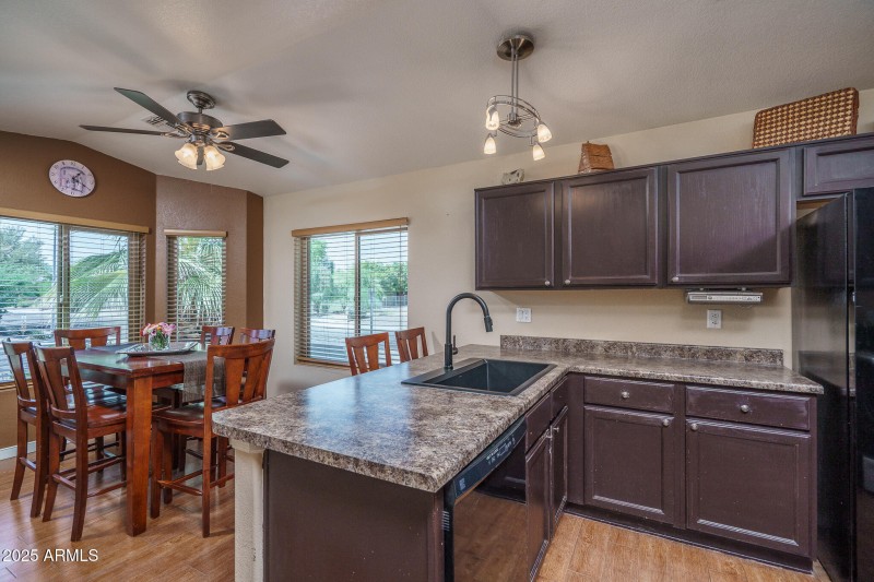 7) KITCHEN