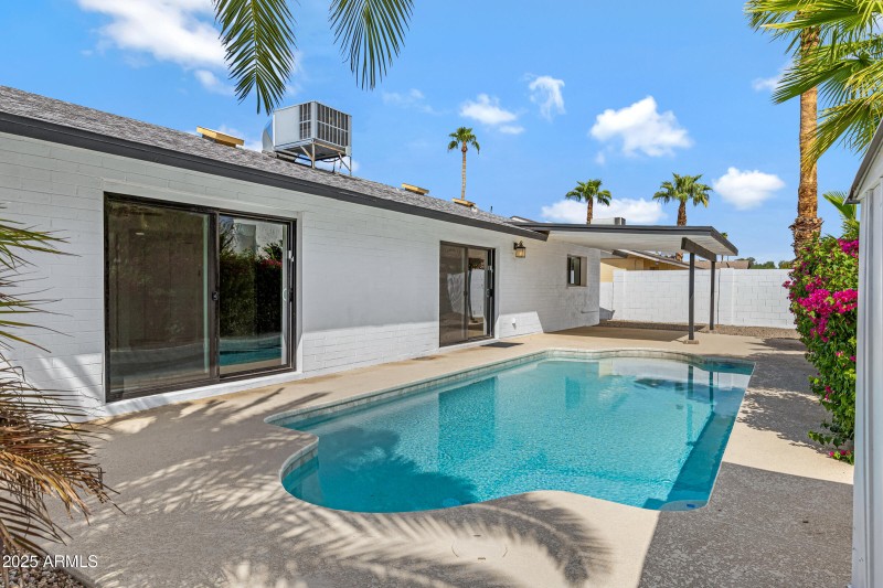 1527 E Bell De Mar Dr-24