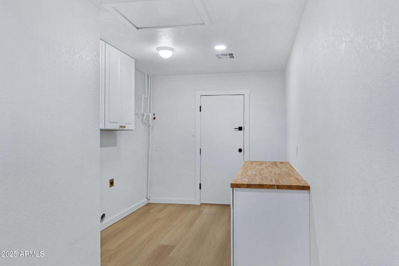 1527 E Bell De Mar Dr-17