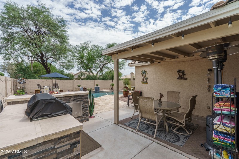 19) BACK PATIO