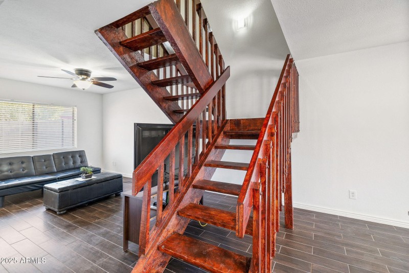 1-web-or-mls-8C9A1078