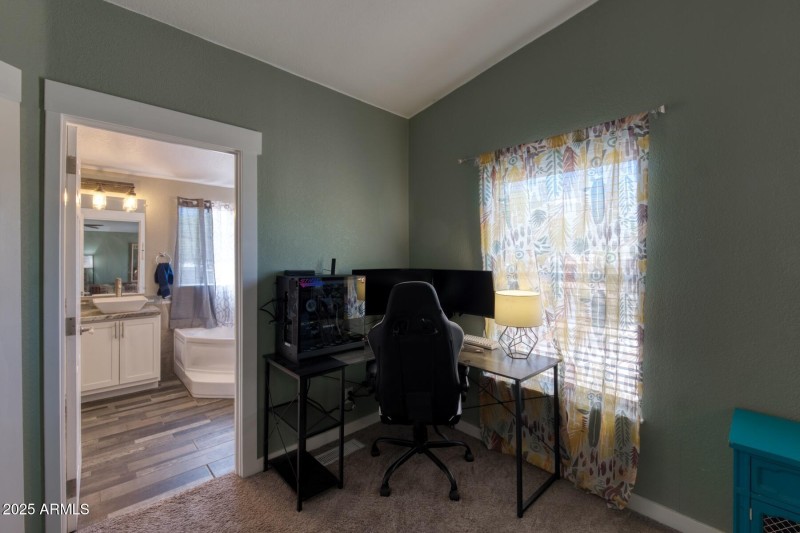 082161-1321 East Morris Lane