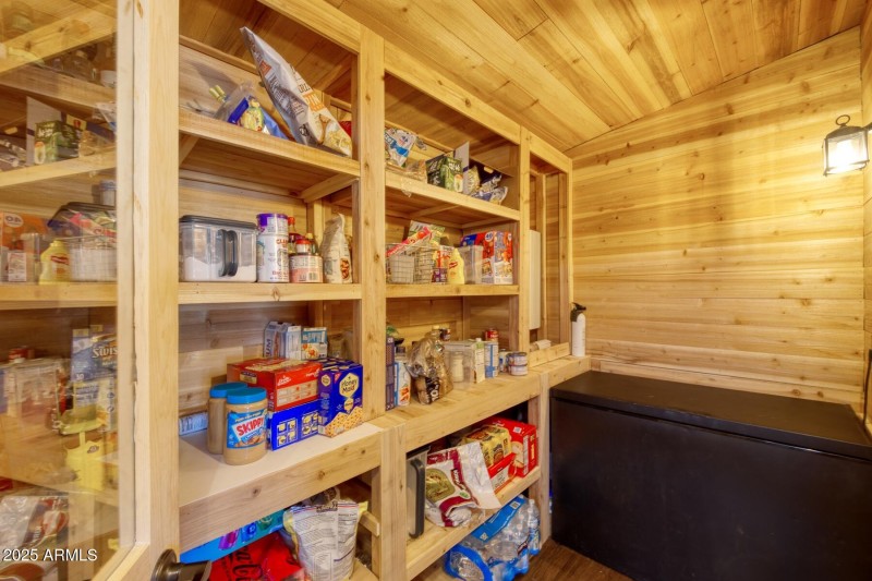 082281-1321 East Morris Lane