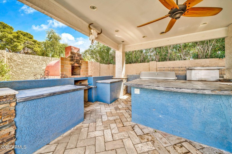 Outdoor Kitchen