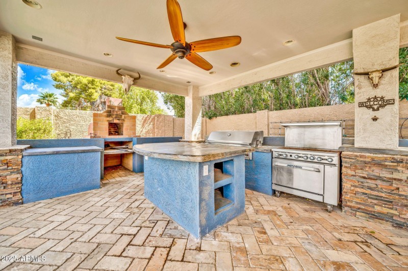 Outdoor Kitchen