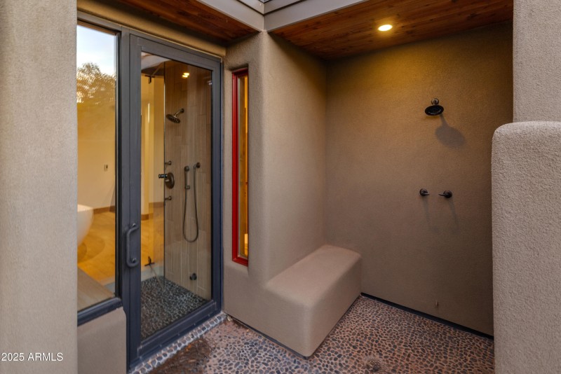 Outdoor shower too!