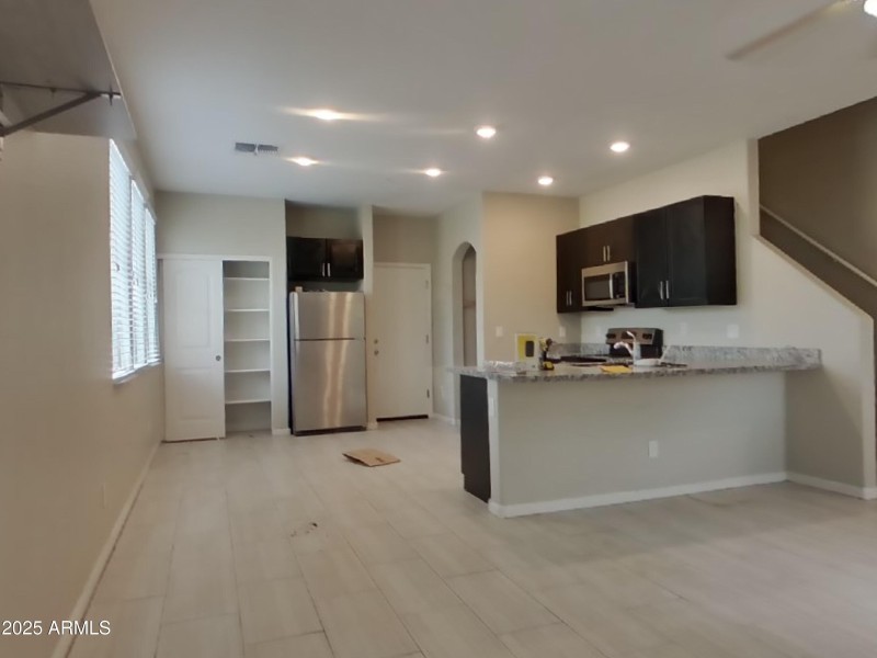 4_pc_xjF8nHFQJ3_KcECmEymXr_other_room_QK