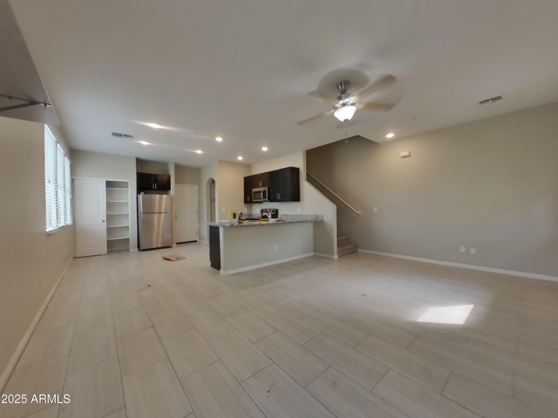 5_pc_xjF8nHFQJ3_KcECmEymXr_layout_0