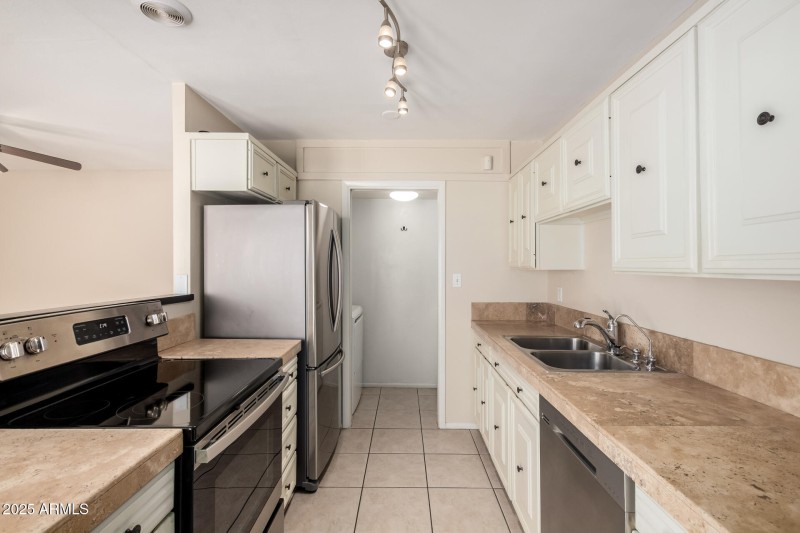 Kitchen 1