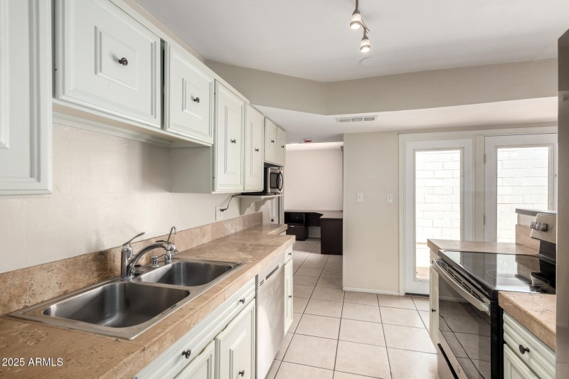 Kitchen 2