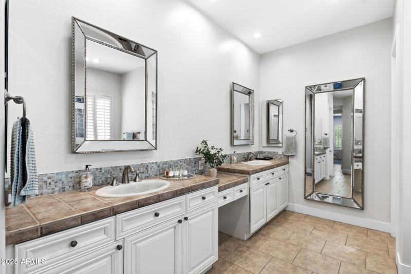 39__4636 E Carriage Ct