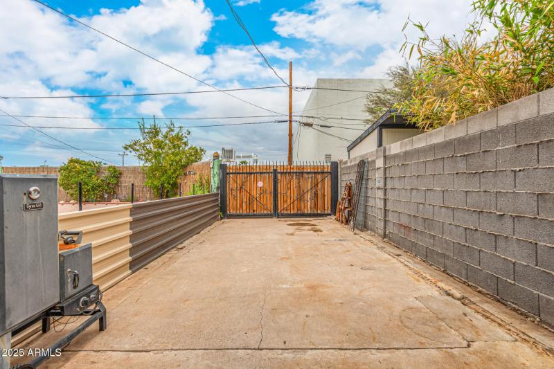 RV Gate/Parking in Back