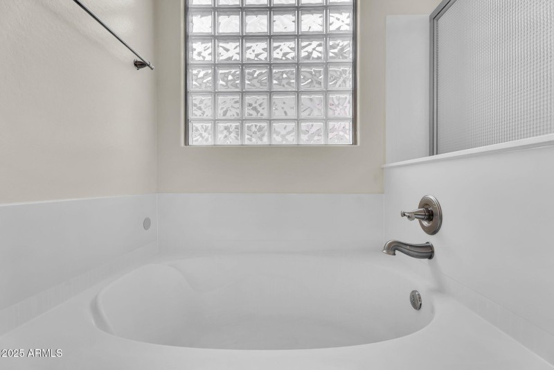 18-web-or-mls-39th Way-28