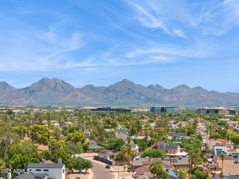 52-web-or-mls-16213-n-63rd-pl