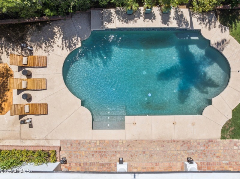 51-web-or-mls-16213-n-63rd-pl