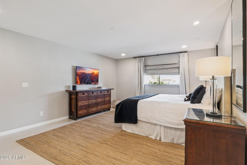 19-web-or-mls-16213-n-63rd-pl