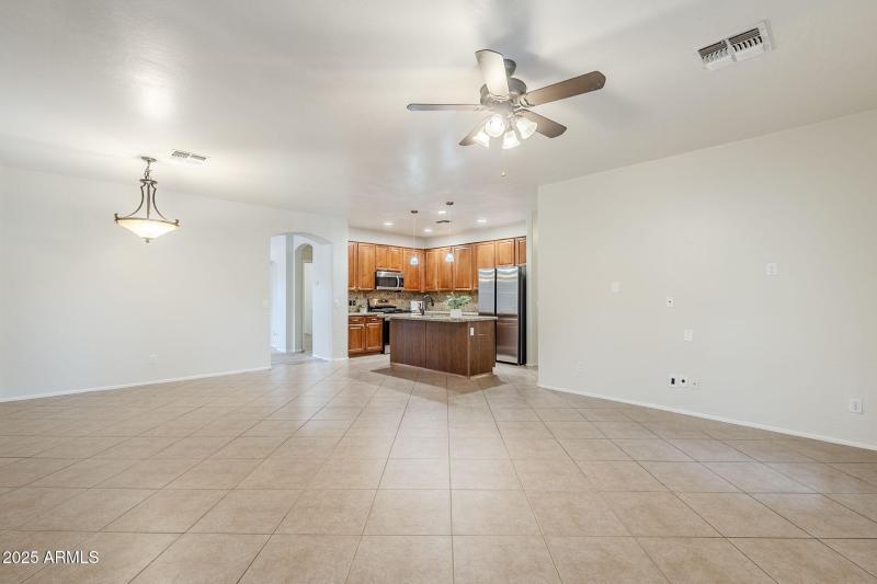 10-web-or-mls-Claxton-10