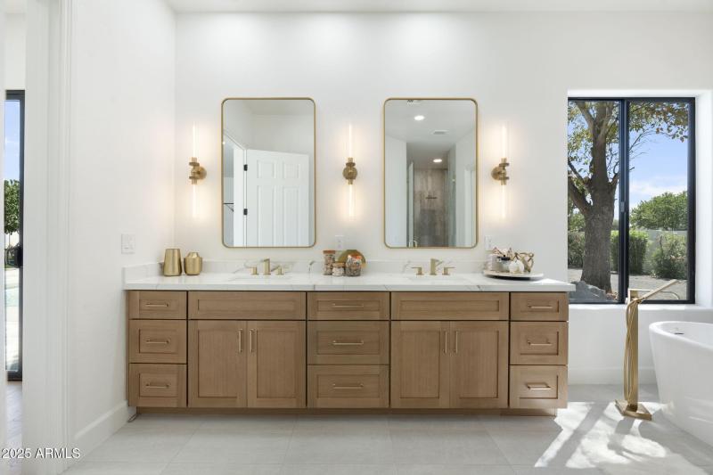 40-web-or-mls-DSC08558 copy