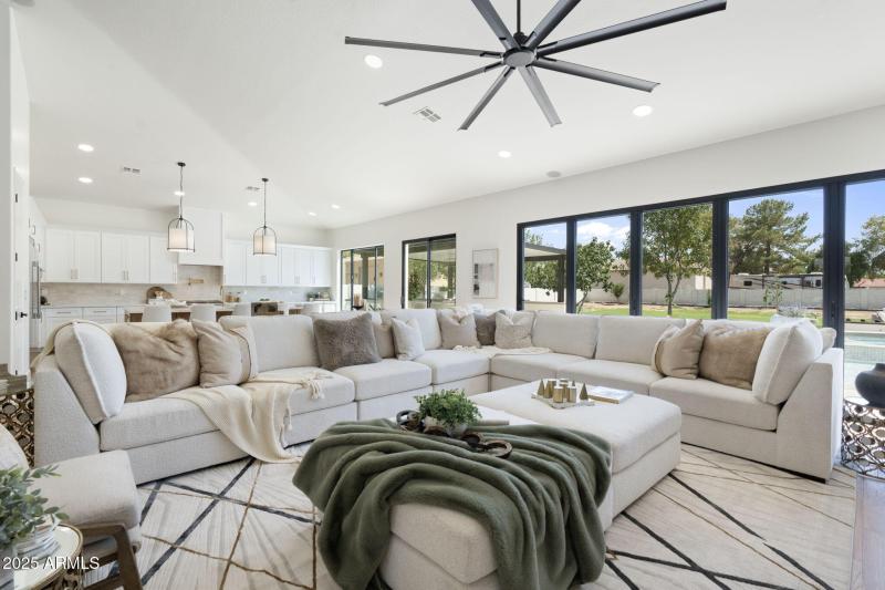 28-web-or-mls-DSC08510 copy