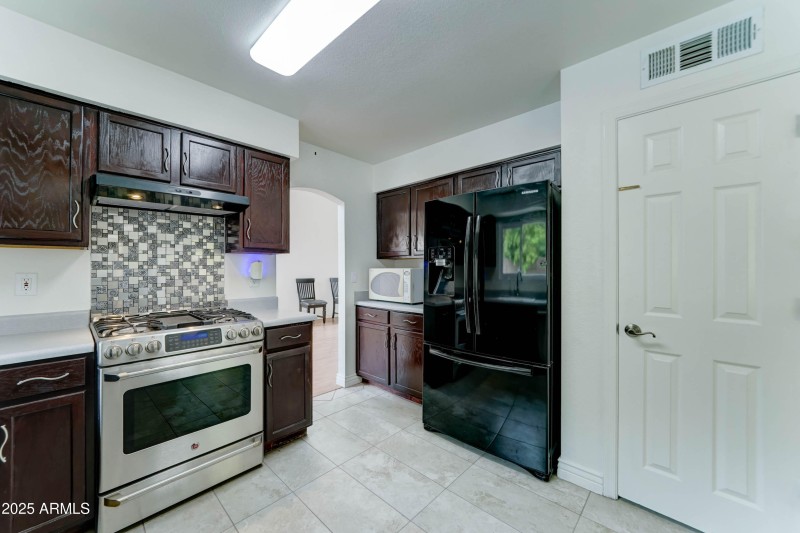 3450 E Glenhaven Dr-11