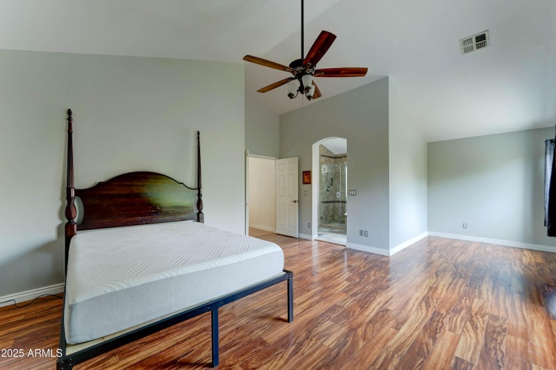 3450 E Glenhaven Dr-18