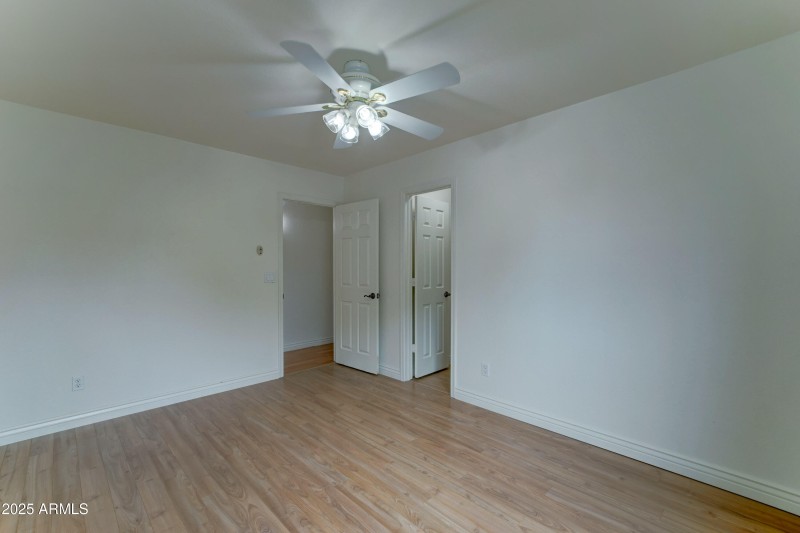 3450 E Glenhaven Dr-25