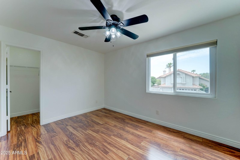 3450 E Glenhaven Dr-27