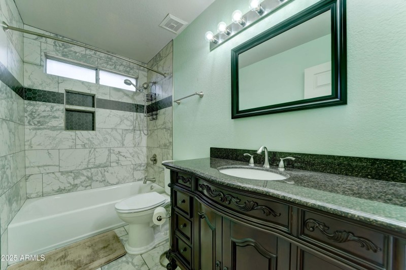 3450 E Glenhaven Dr-33