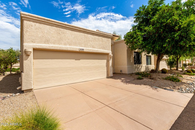 2 CAR GARAGE