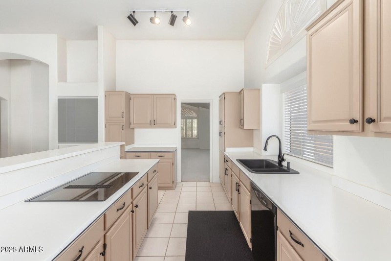 R4-Kitchen Emptied