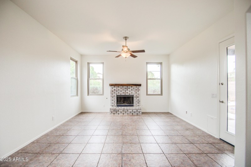 FAMILY ROOM 1