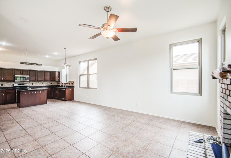 FAMILY ROOM 3