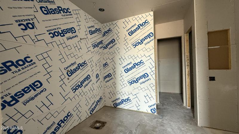 012 - Owner's Bathroom